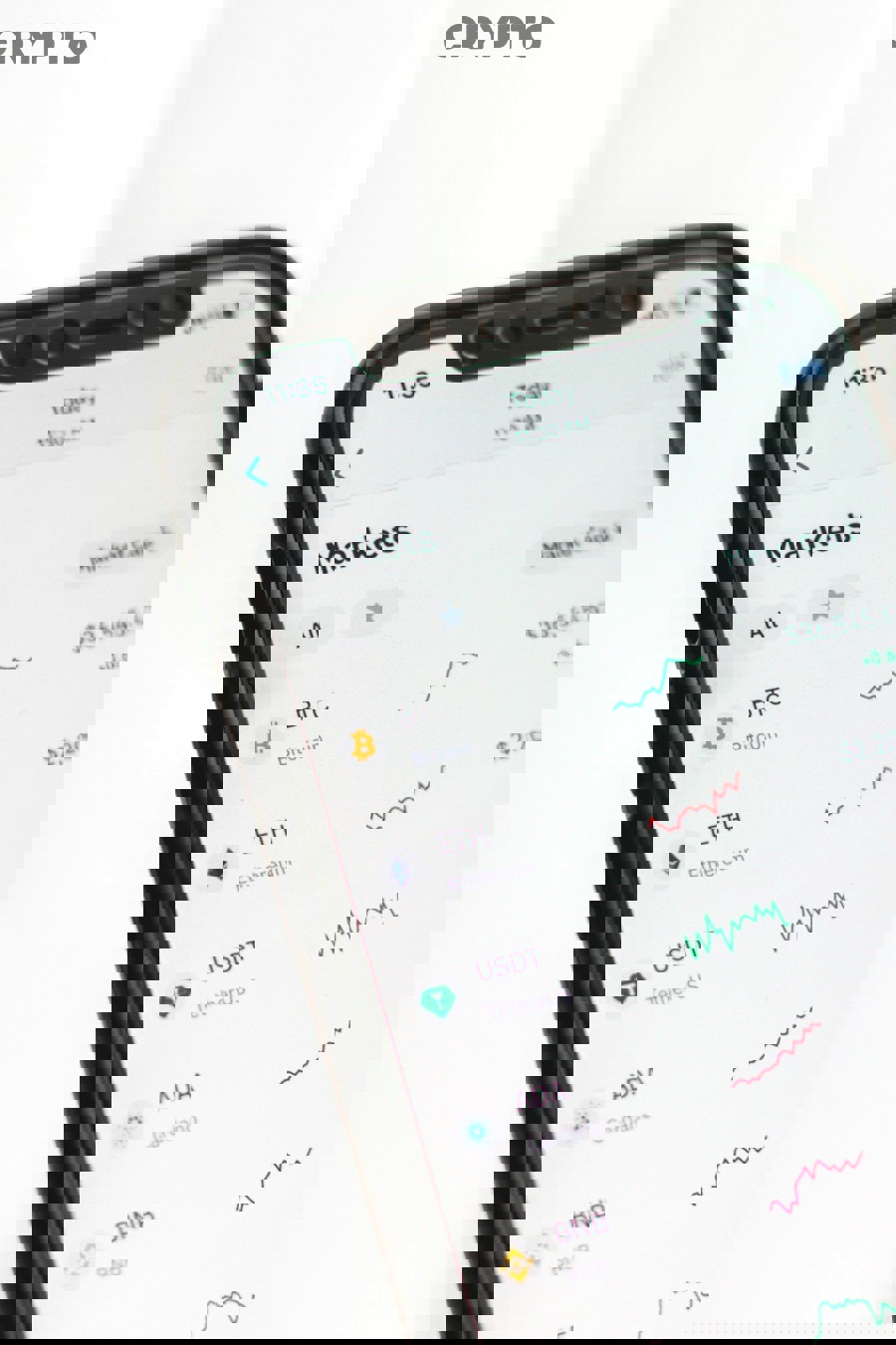 Trading NFT trên marketplace là cách phổ biến kiếm tiền từ GameFi