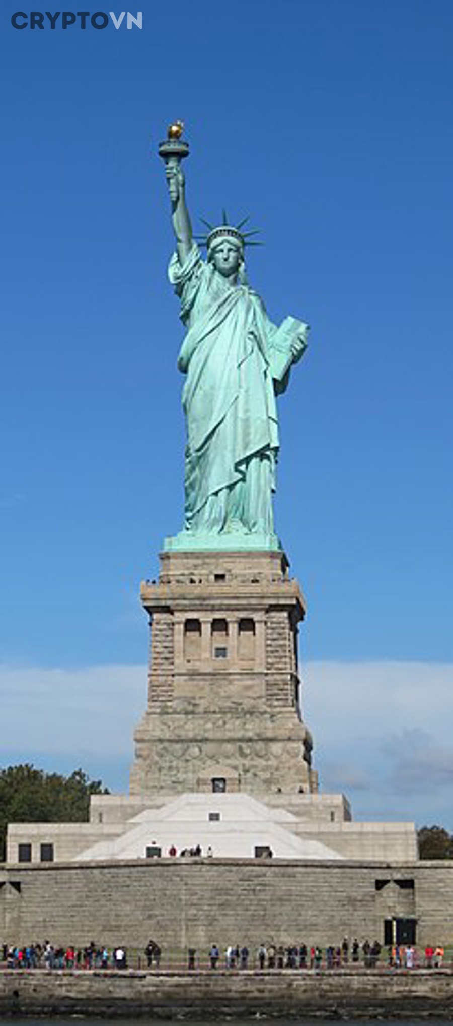 DAI khác USDT và USDC ở khả năng đóng băng như thế nào?