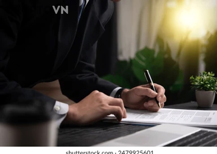 Cách viết Smart Contract đầu tiên với Solidity từ cơ bản đến deploy là gì?