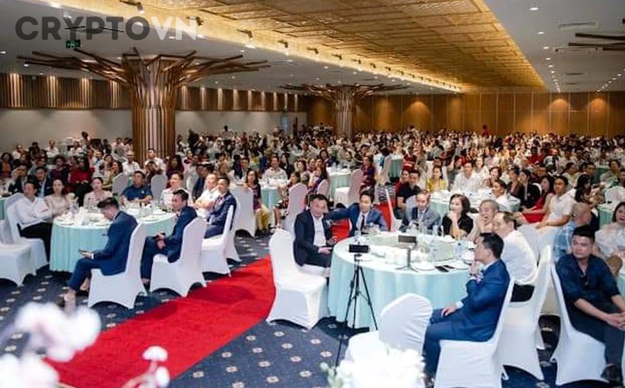 Ponzi trong crypto là gì và vận hành bằng cách nào để đánh trúng tâm lý ham lãi?